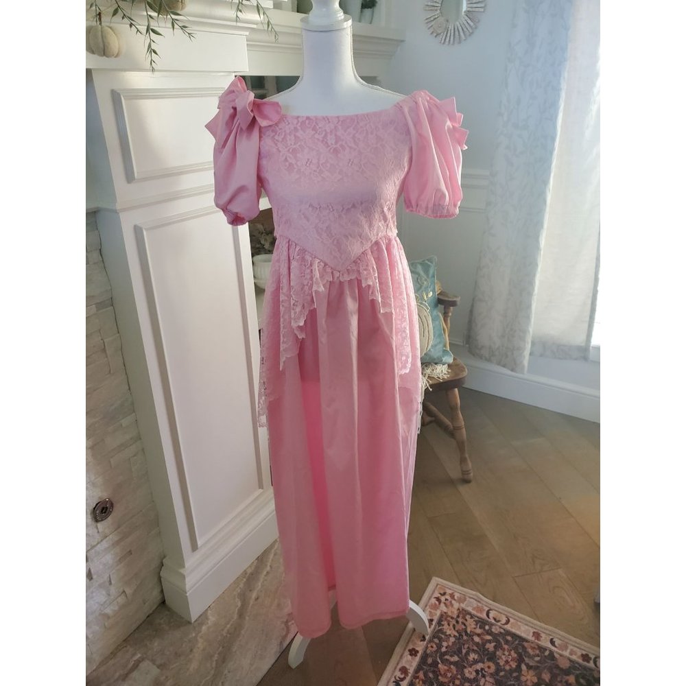 80s bubblegum pink lace formal dress,  Size 12 Girls